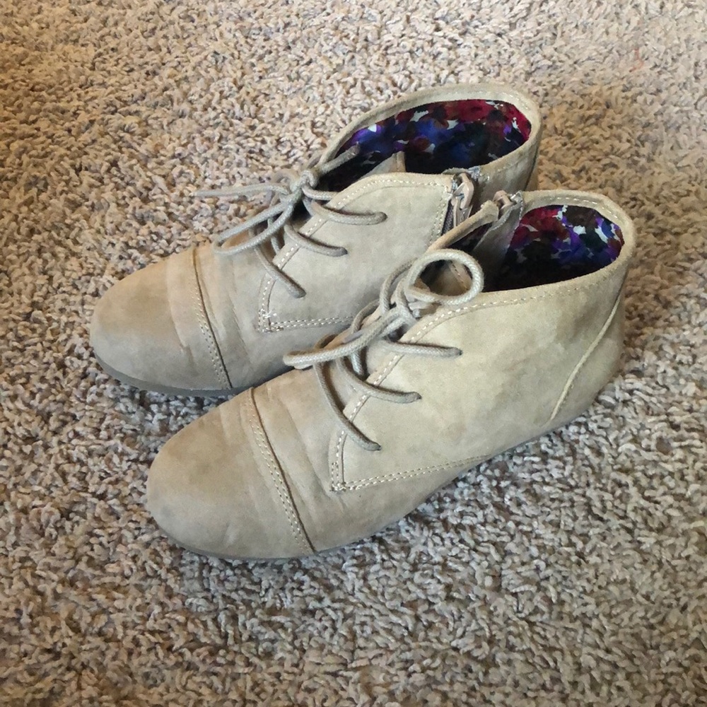 Kids booties
